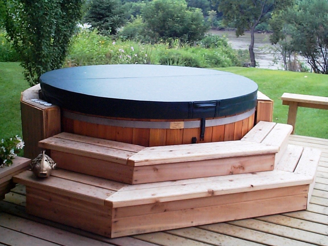 Cedar Wood Hot Tub -Propane or Natural Gas - seats 8 | eBay